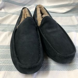 BNWT UGG LOAFER SLIPPERS